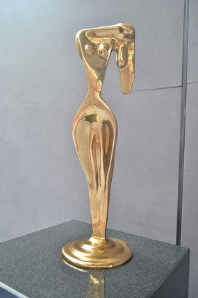 紅動(dòng)中國 雕塑工藝品的設(shè)計(jì)之美與藝術(shù)魅力